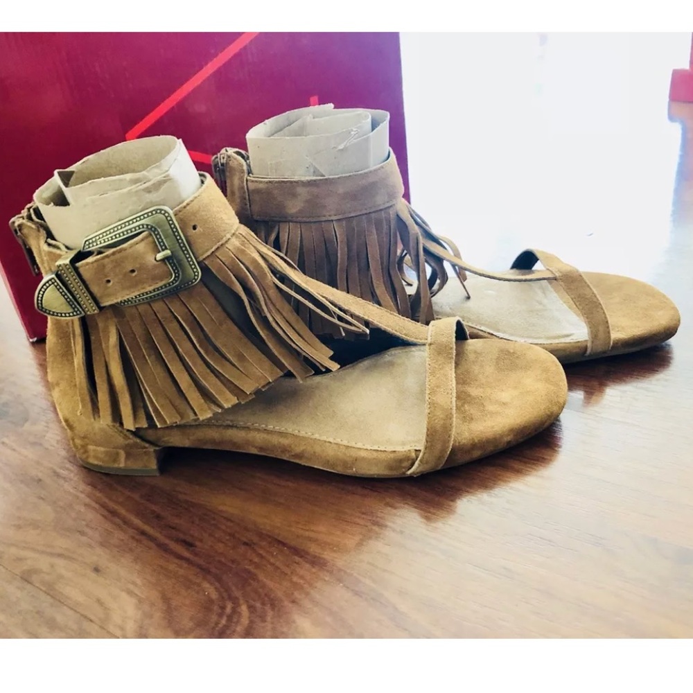 Aerosoles suede lowdown sandals size 6M